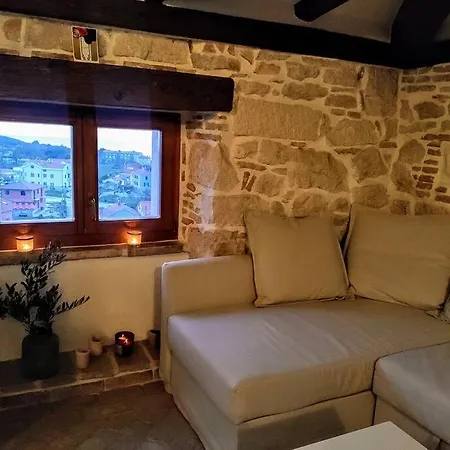 Апартаменты Old Town Rooftop With Ocean View