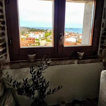 Апартаменты Old Town Rooftop With Ocean View