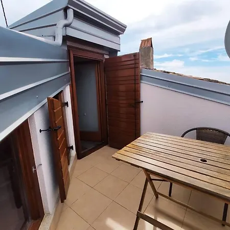 Апартаменты Old Town Rooftop With Ocean View *